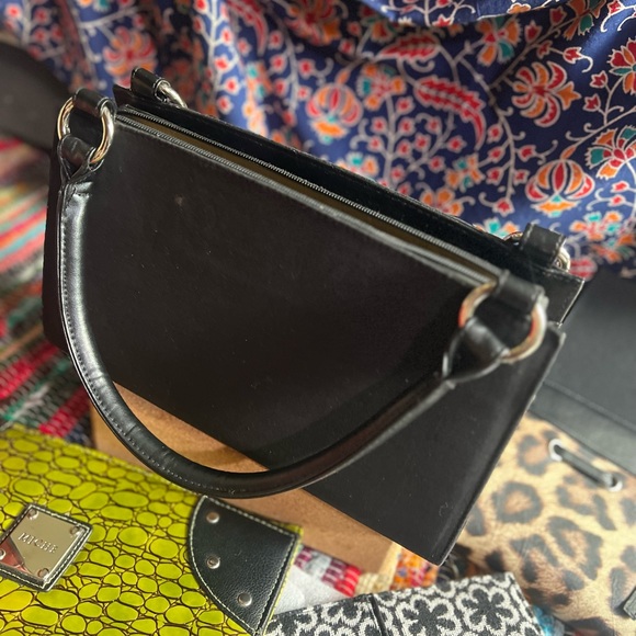 Miche Classic Base Bag Black Handbag Satchel Carabiners Retired with 5 Shells - Picture 5 of 15